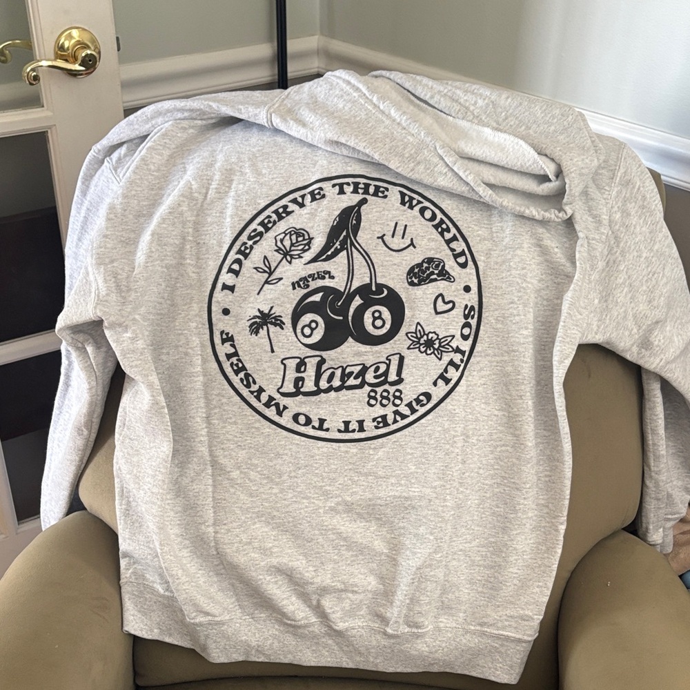 Hazel Gray Graphic Sweatshirt zip up